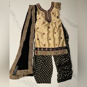 Elegant three piece Indian suit